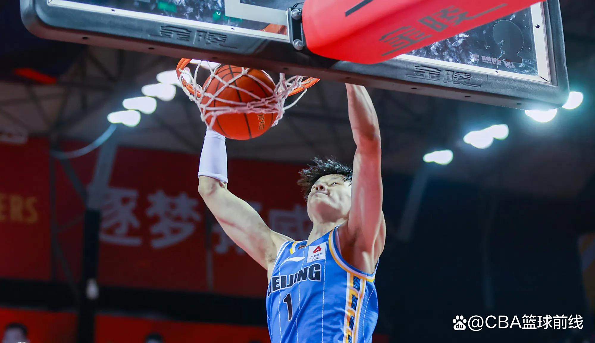 集结日CBA季后赛焦点战，罗马完成体检，压力陡增，心理建设被强调的简单介绍