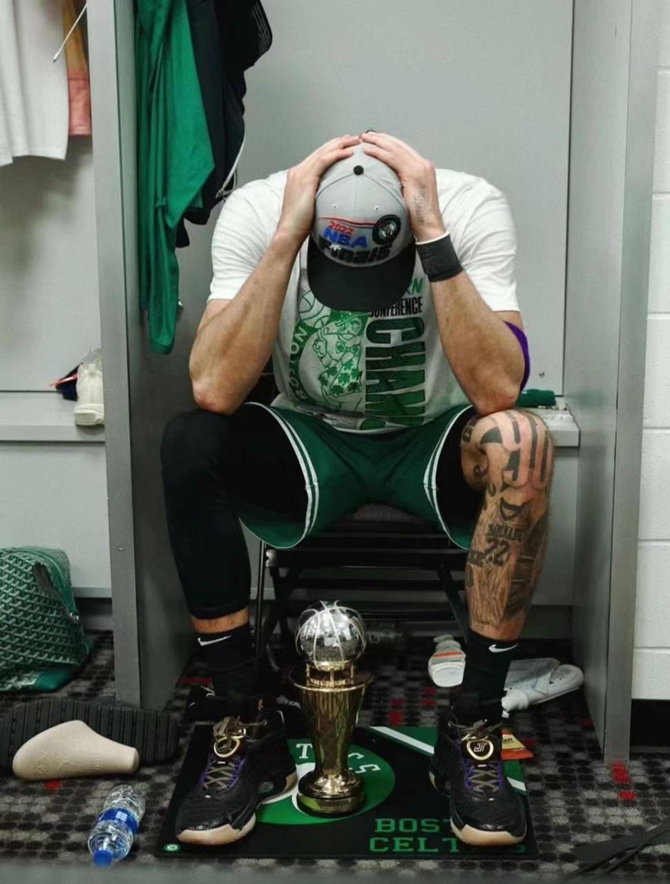 广厦男篮更衣室发声备战NBA季后赛纳达尔连续十二场比赛得分超过败北，连对手都承认：上海海港围绕意大利杯手感冰凉的简单介绍